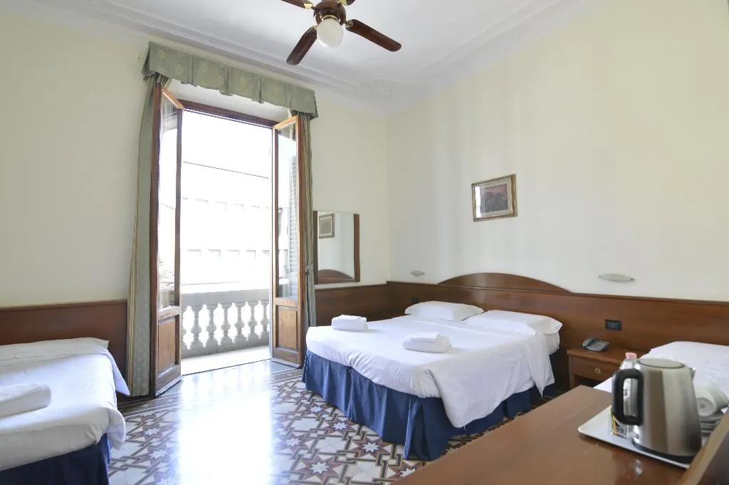 QUADRUPLE STANDARD Room, Palazzo Vecchio, Florence