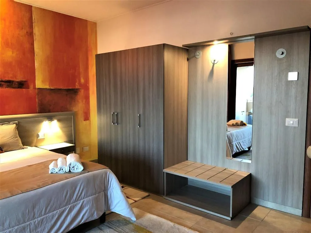 Room, La Piazzetta Guest House, Olbia