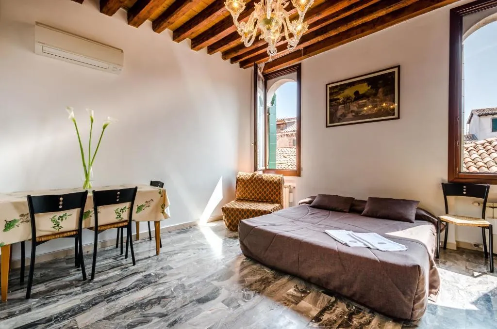 APARTMENT STANDARD Room, Venice Apartments, Venice