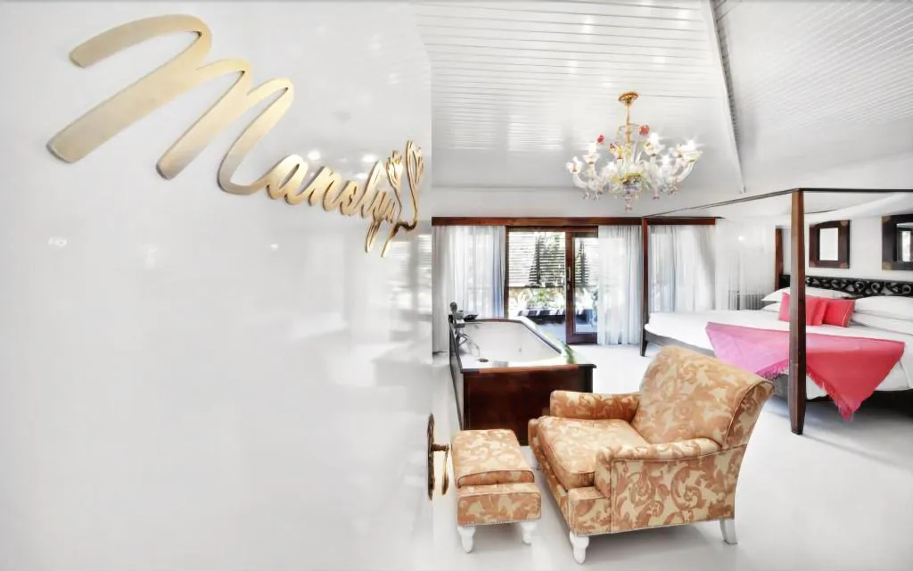 Room, Sabrina's Haus, Dalaman