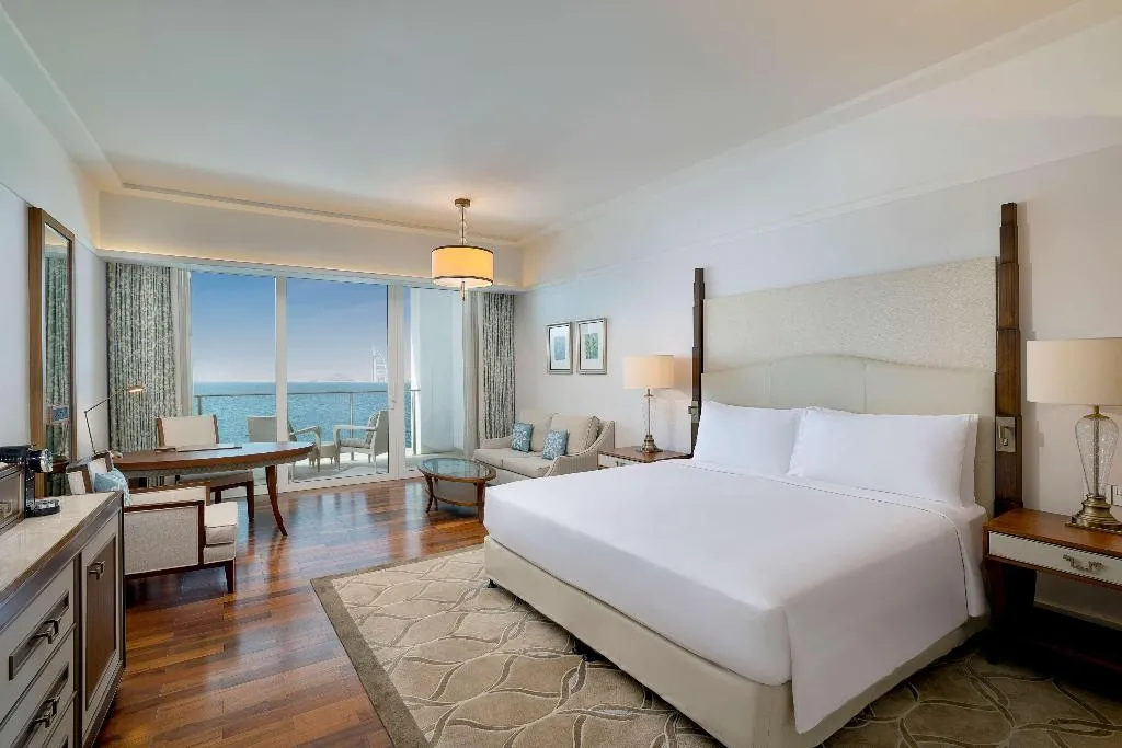 SUITE CLUB Room, Waldorf Astoria Dubai Palm Jumeirah, Dubai