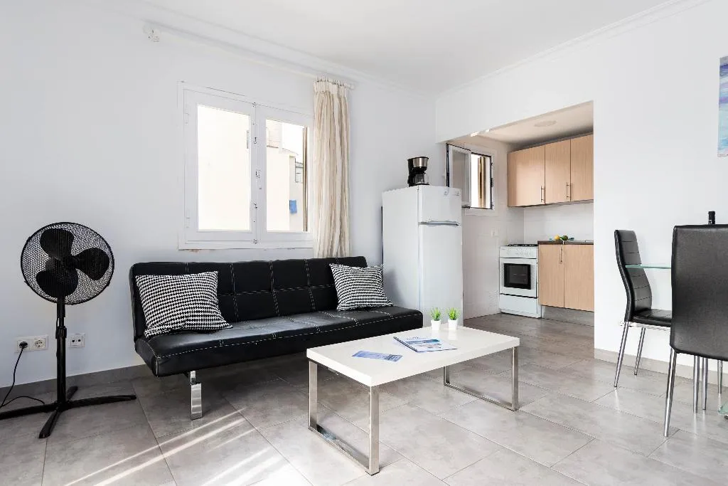 APARTMENT SUPERIOR WITH TERRACE Room, Acapulco Apartments, Majorca