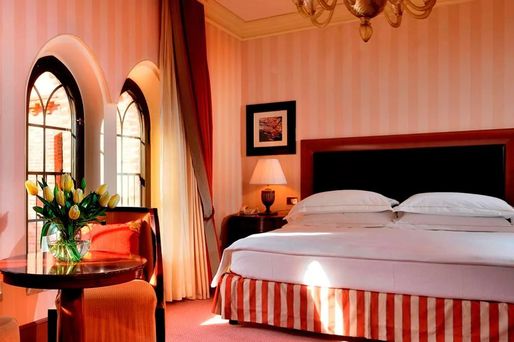 Room, Hilton Molino Stucky Venice, Venice