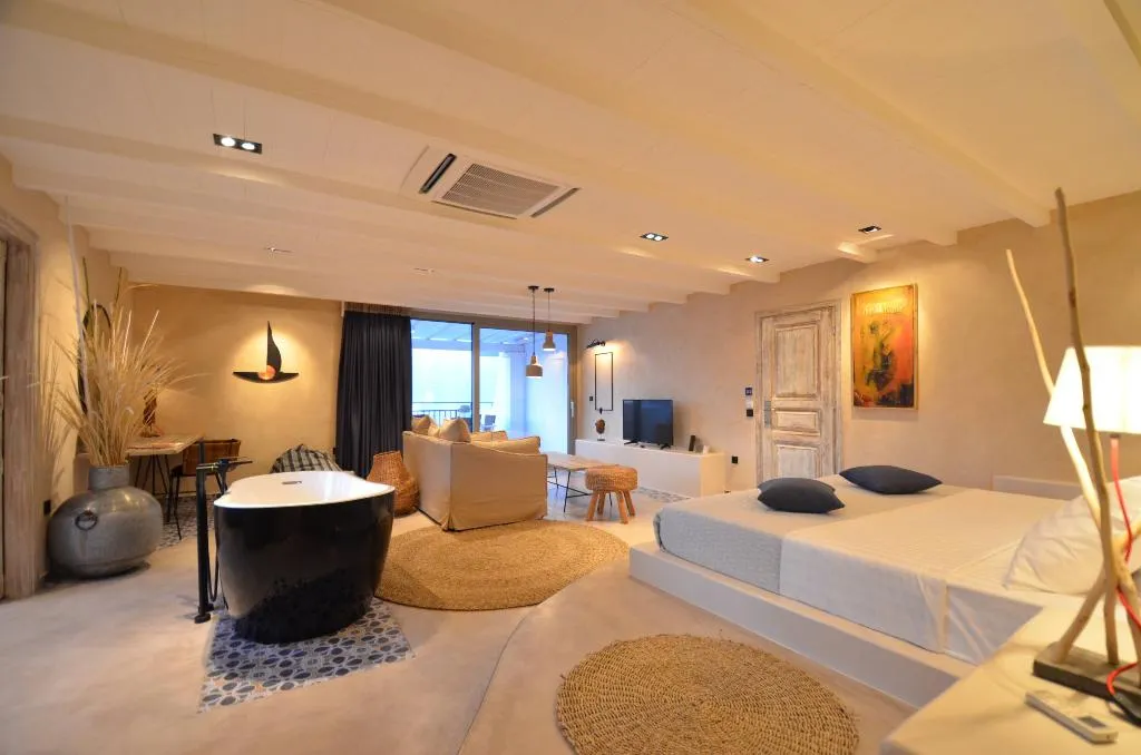 SUITE DELUXE SEA VIEW Room, Evilion, Thessaloniki