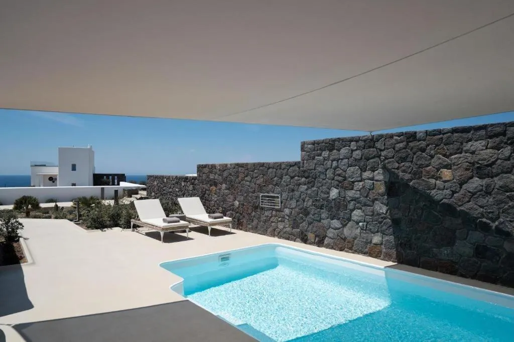 Sports and Entertainment, La Ponta Villas, Santorini
