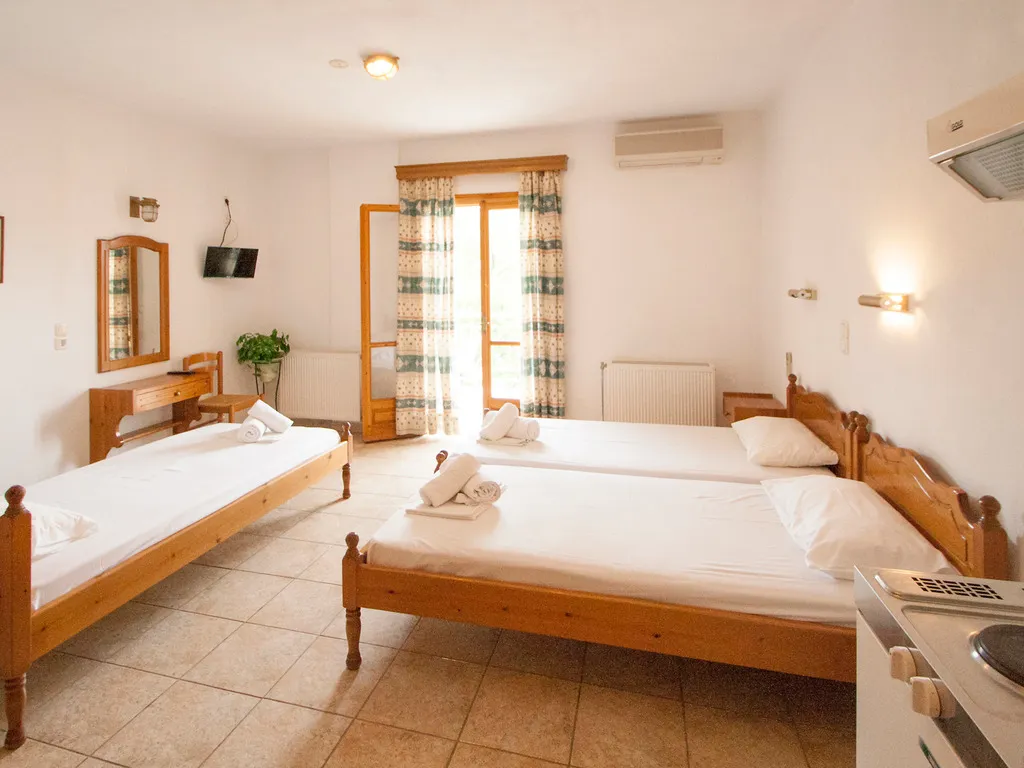 TRIPLE STANDARD Room, Pension Laura, Skiathos
