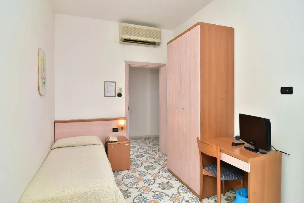 Room, Hotel Oriente - Beach & Spa, Naples