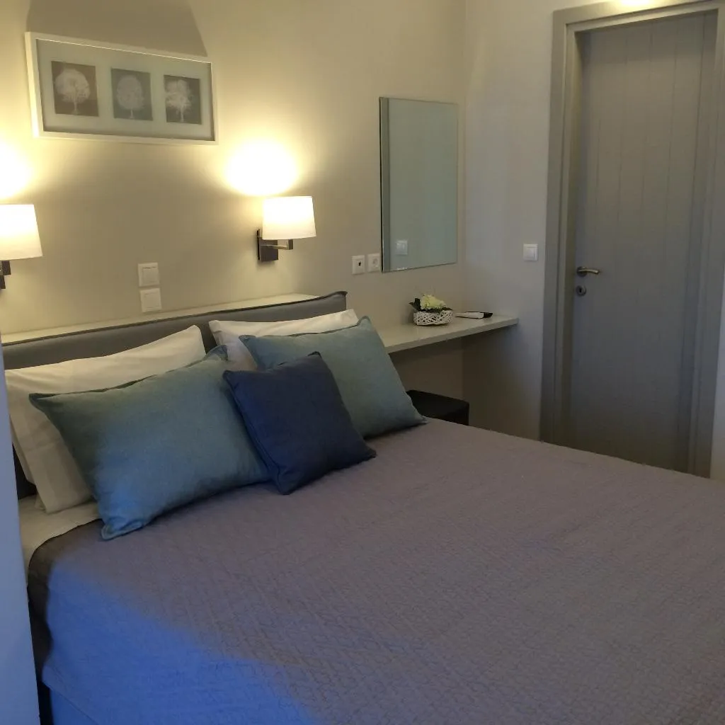 Double or Twin STANDARD Room, Fomithea, Santorini