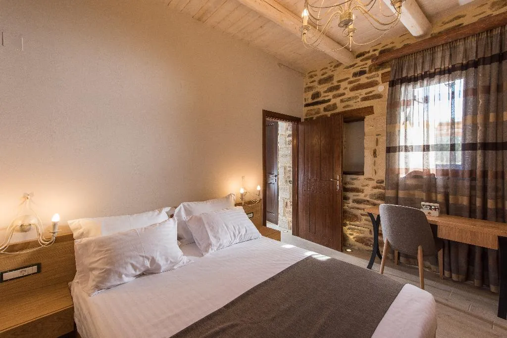 SUITE WITH PRIVATE POOL Room, Lameriana Secret Village, Crete