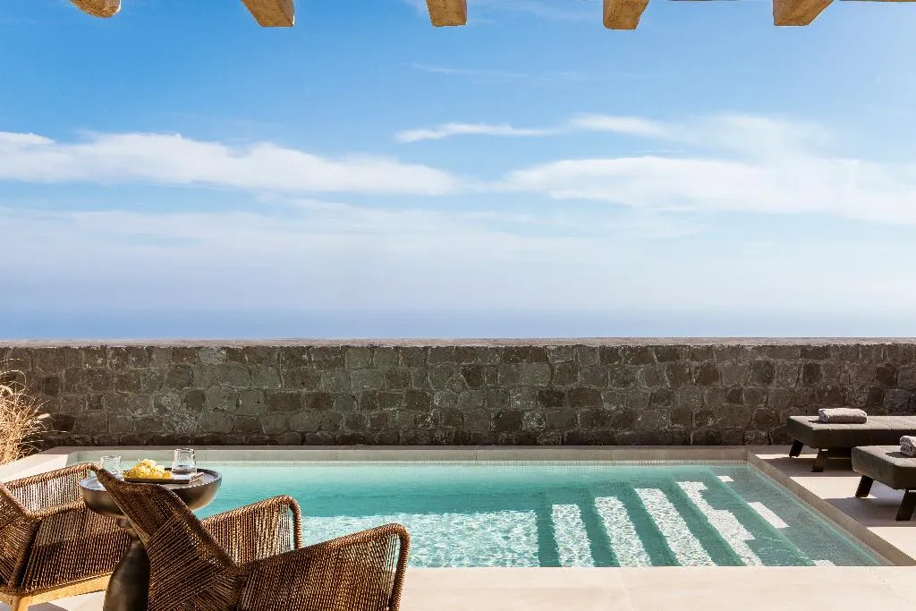 SUITE EXECUTIVE SEA VIEW Room, NERO Boutique Hotel, Santorini