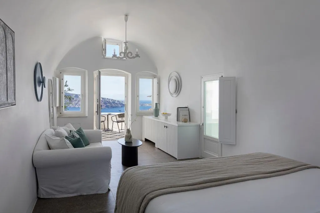 SUITE WITH PRIVATE POOL Room, Canaves Oia Suites, Santorini