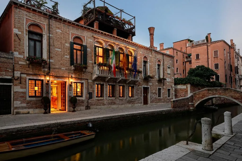 General view, Palazzetto Madonna, Venice
