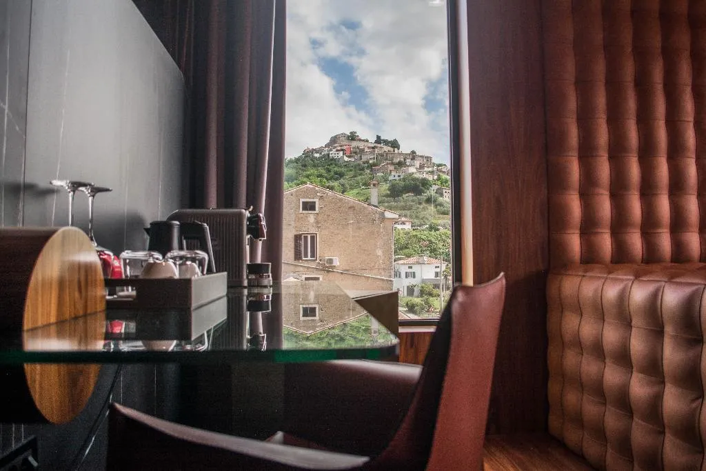 DOUBLE LUXURY CITY VIEW Room, ROXANICH Winery and Design Hotel, Istria