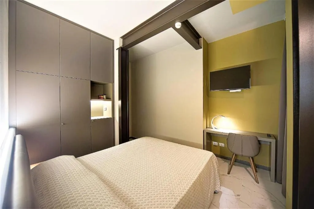DOUBLE ECONOMY Room, Aaron, Venice