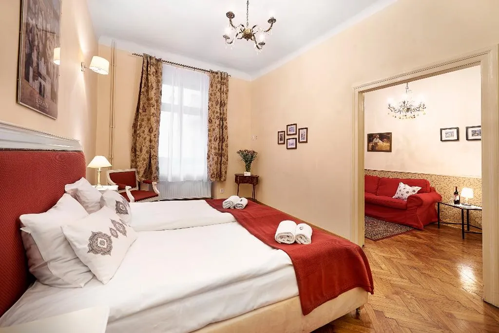APARTMENT ONE BEDROOM Room, Gołębia 8 Residence, Krakow