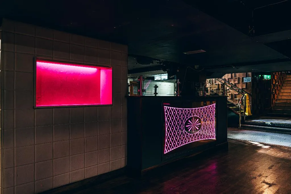 Bar, Russell Court, Dublin