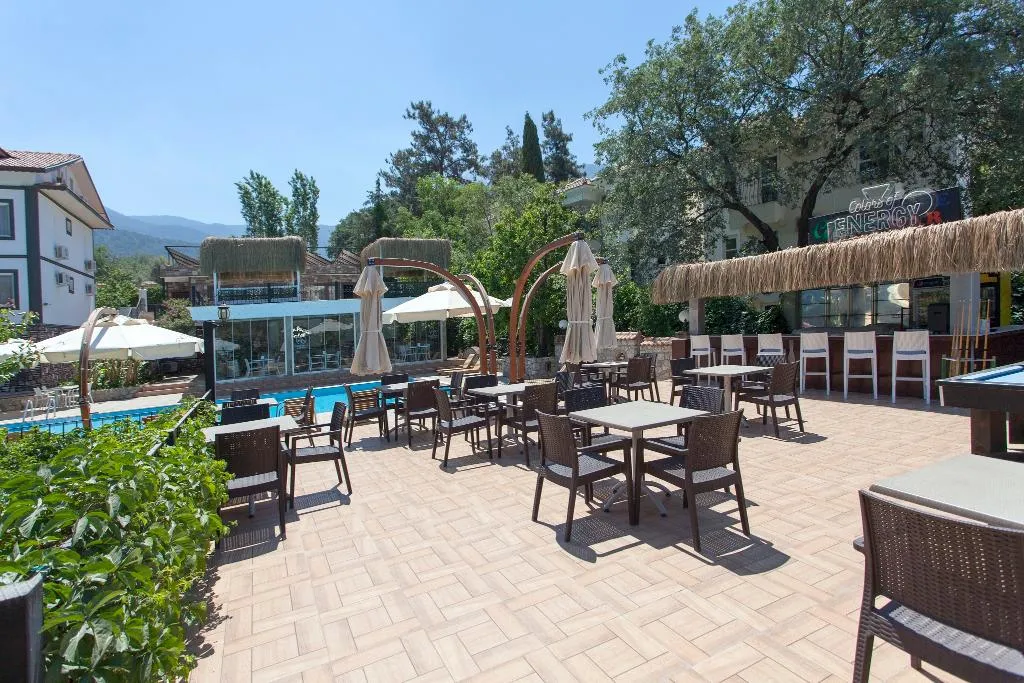 Bar, Green Peace, Dalaman