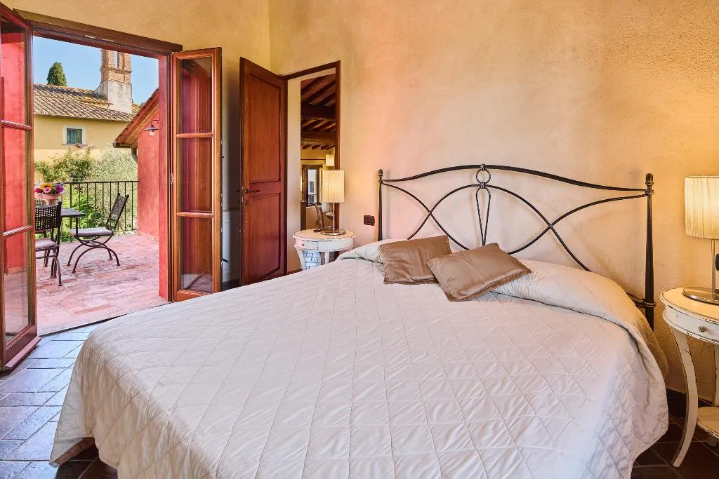 APARTMENT TWO BEDROOMS WITH KITCHENETTE Room, Borgo San Giusto, Florence