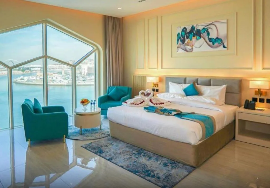 SUITE DELUXE SEA VIEW Room, Concorde Creek View Hotel, Dubai