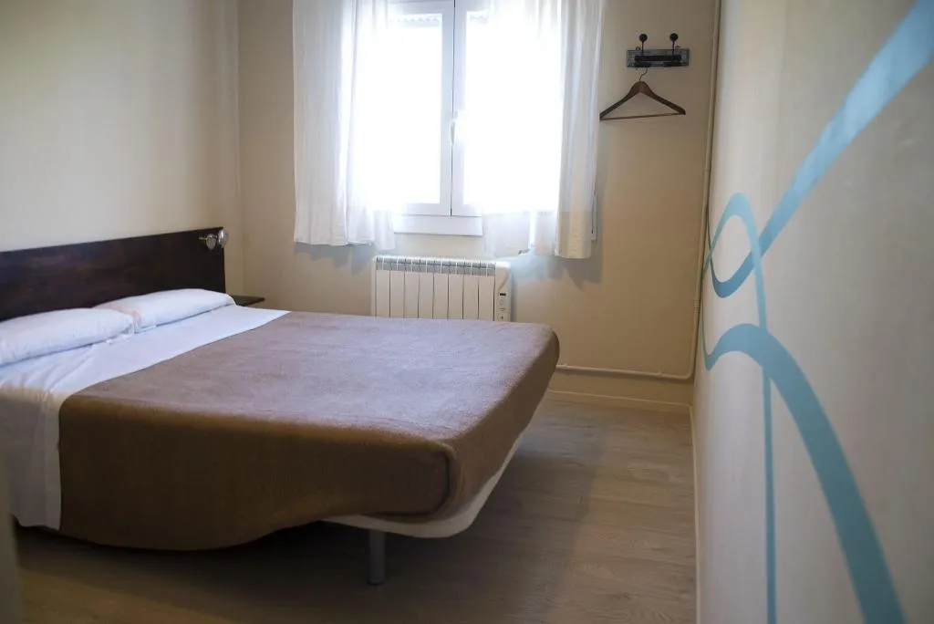 Room, Alberg Costa Brava, Costa Brava