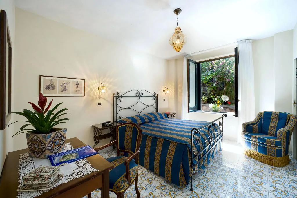 Double or Twin CLASSIC Room, La Tonnarella, Naples