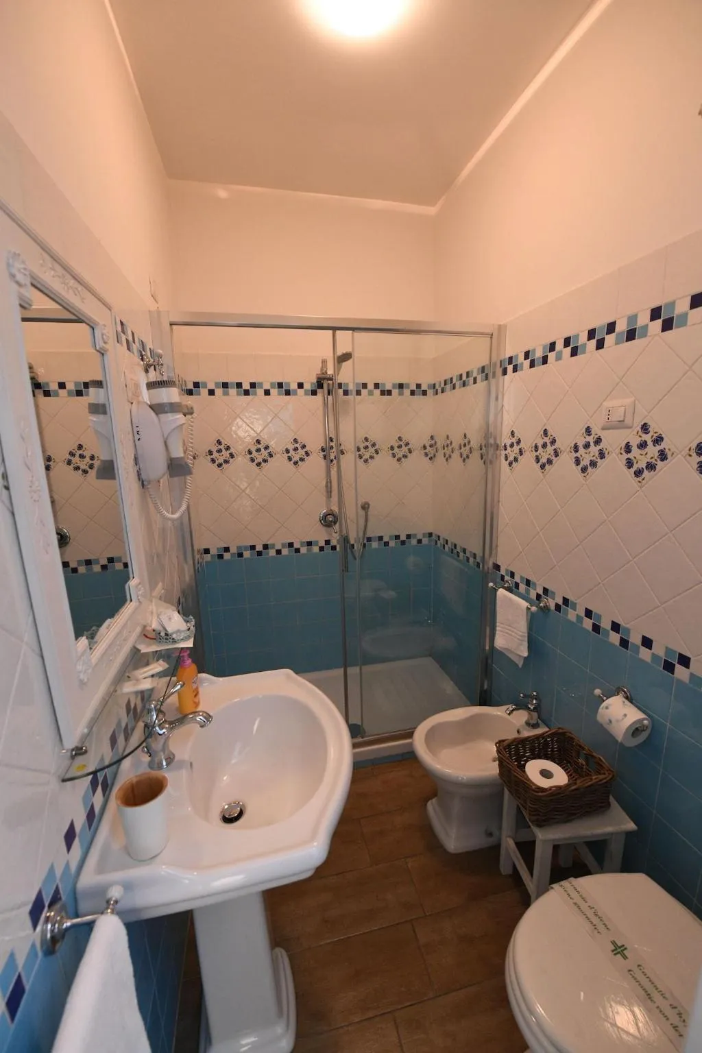 Room, Buonanotte Roma 2, Naples