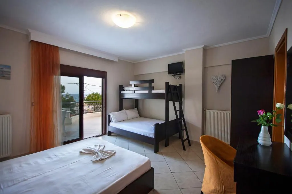 FAMILY ROOM CLASSIC Room, Villa Amalia Sun Beach, Thessaloniki