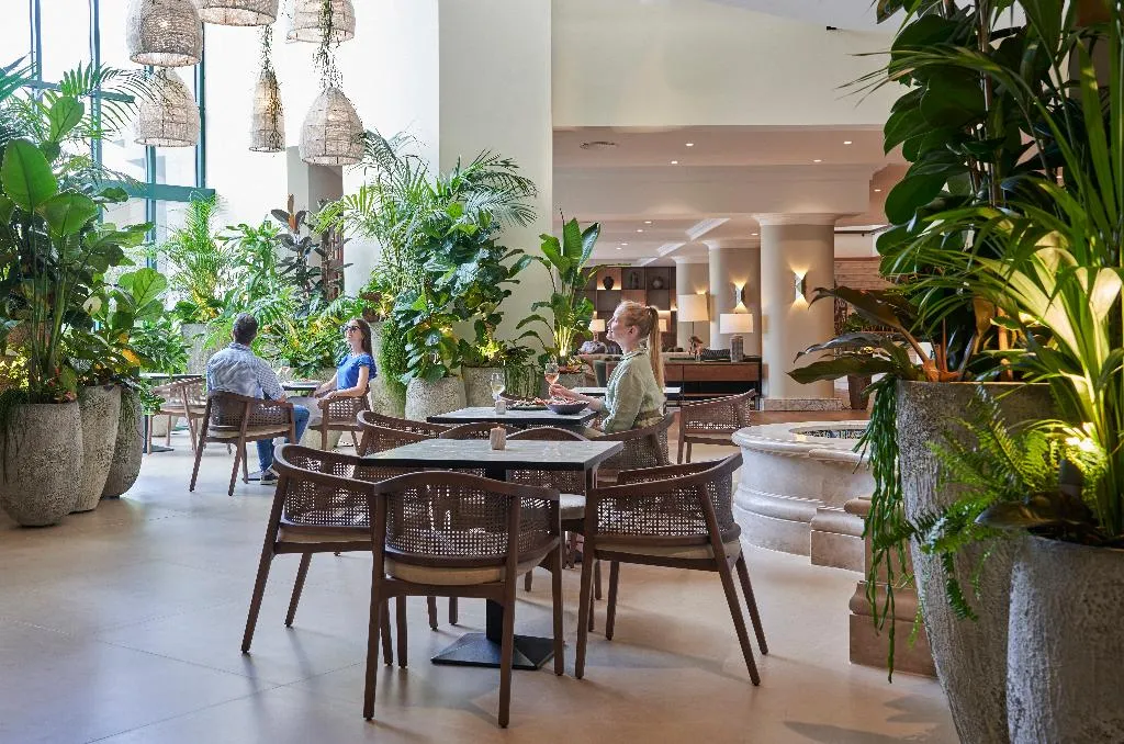 Bar, The Cliff Bay Resort, Madeira