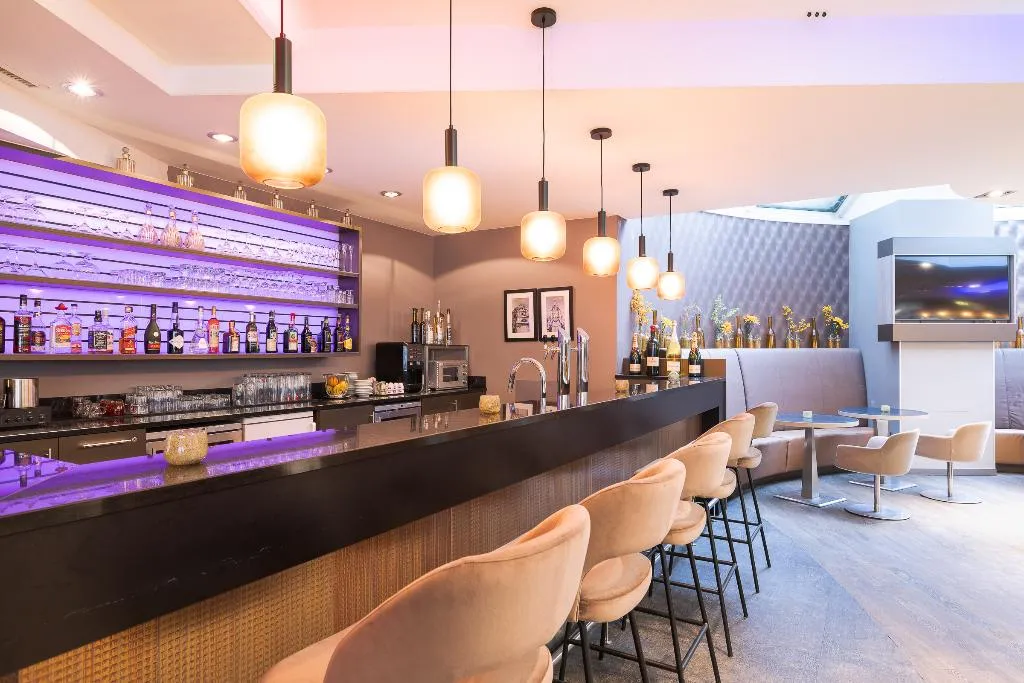 Bar, Leonardo Hotel Vienna Westbahnhof, Vienna