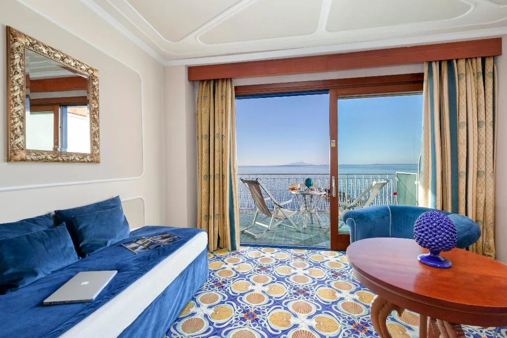 SUITE STANDARD Room, Alimuri Bay Resort, Naples