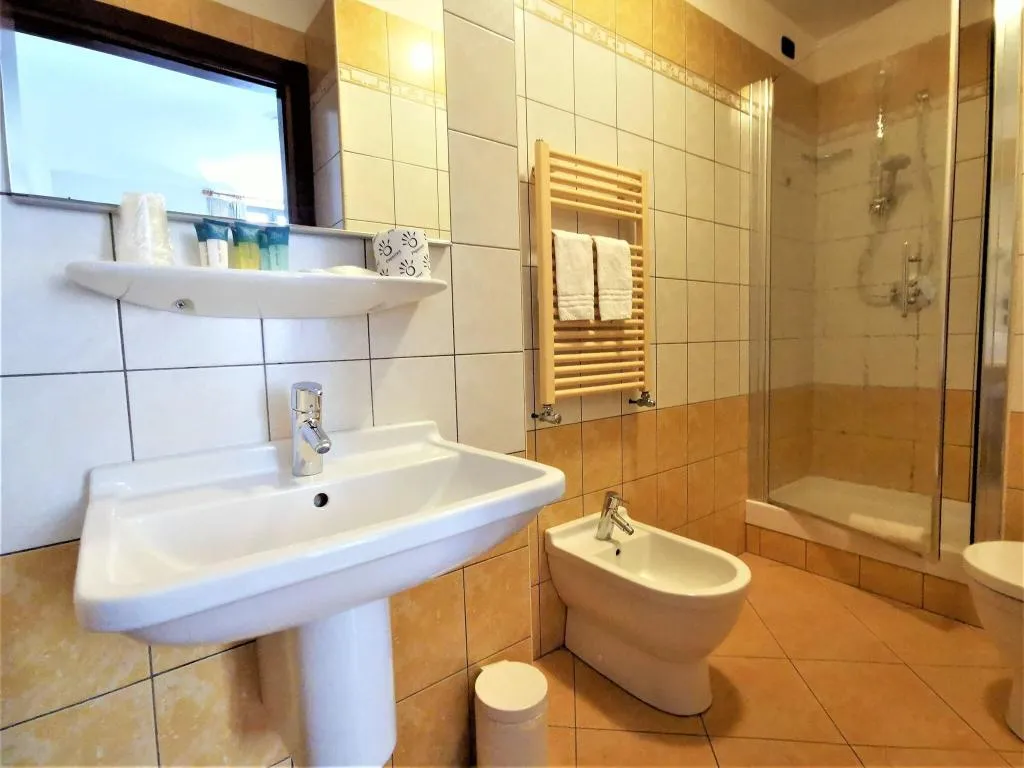 TRIPLE TWO BEDS Room, Hotel Venini, Milan