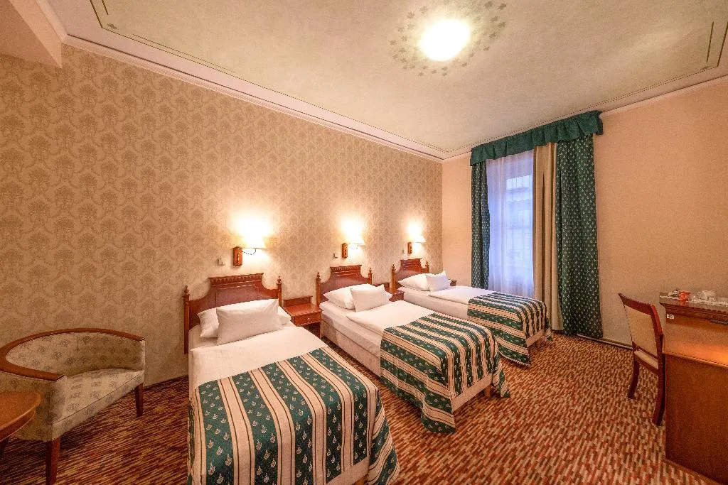 TRIPLE STANDARD Room, Hotel Meteor Plaza Prague, Prague