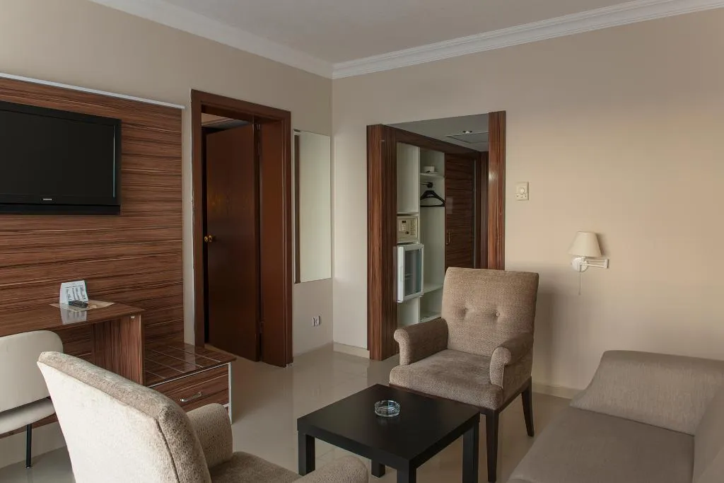 FAMILY ROOM SEA VIEW WITH BALCONY Room, Le Monde Beach Resort & Spa, Izmir