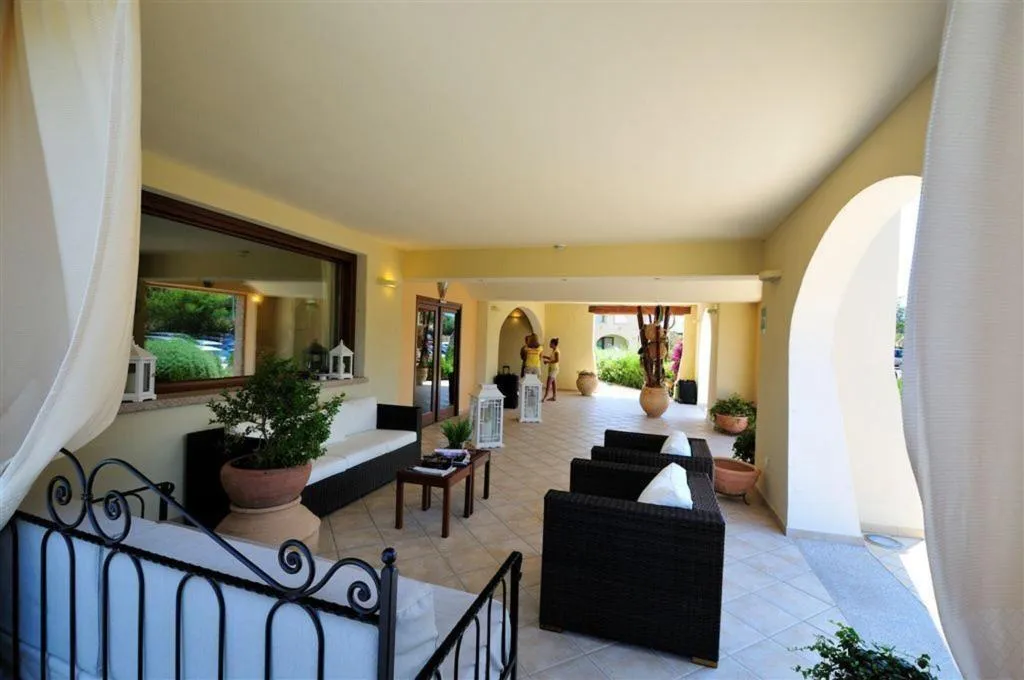 Lobby, Baia Del Porto, Olbia
