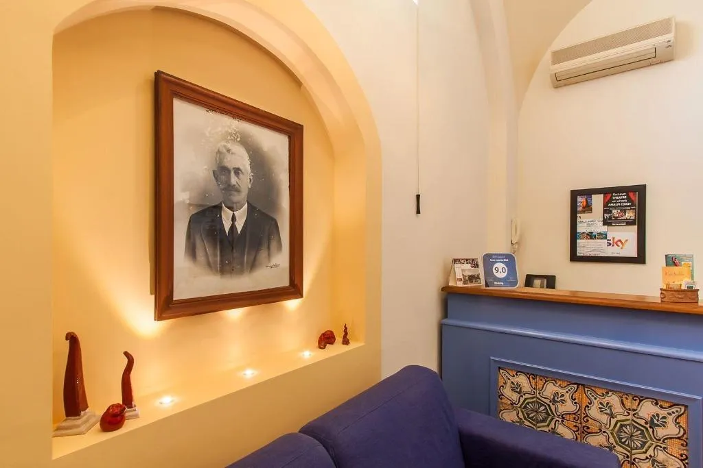 Lobby, Casa Astarita, Naples