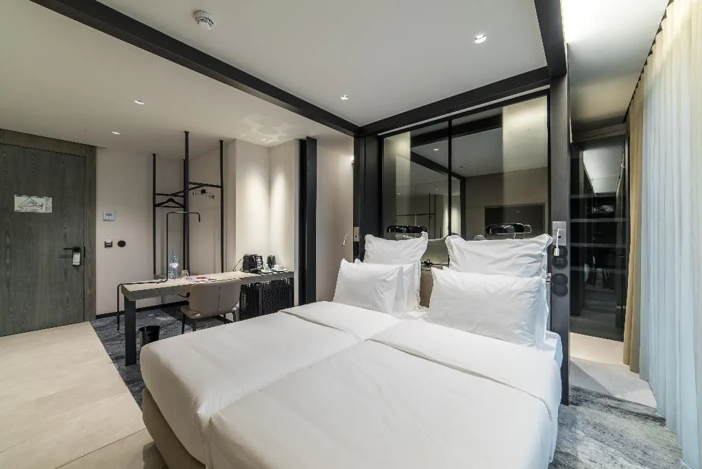 TWIN DELUXE Room, Porto Royal Bridges Hotel, Porto