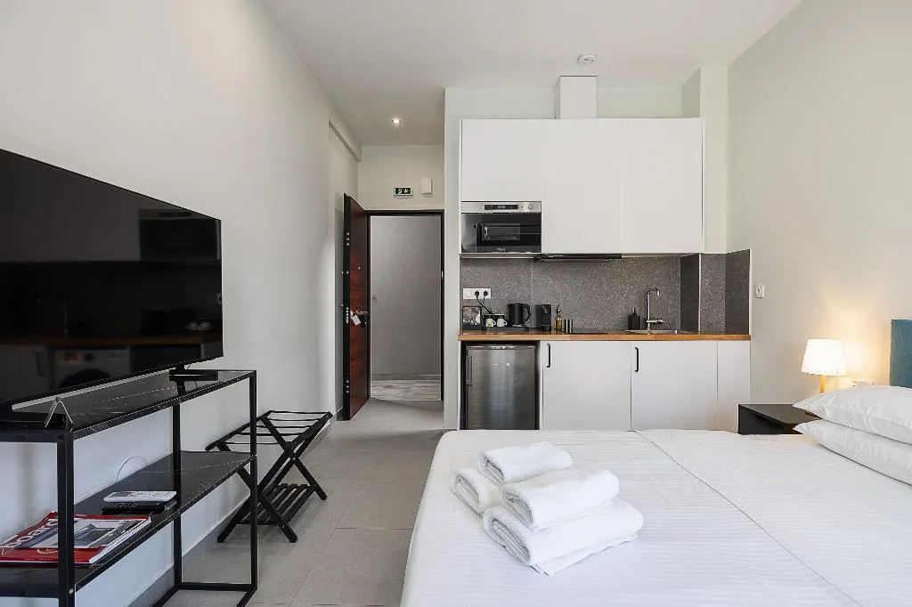 DOUBLE SUPERIOR WITH BALCONY Room, Omnia Pagrati Apartments, Athens