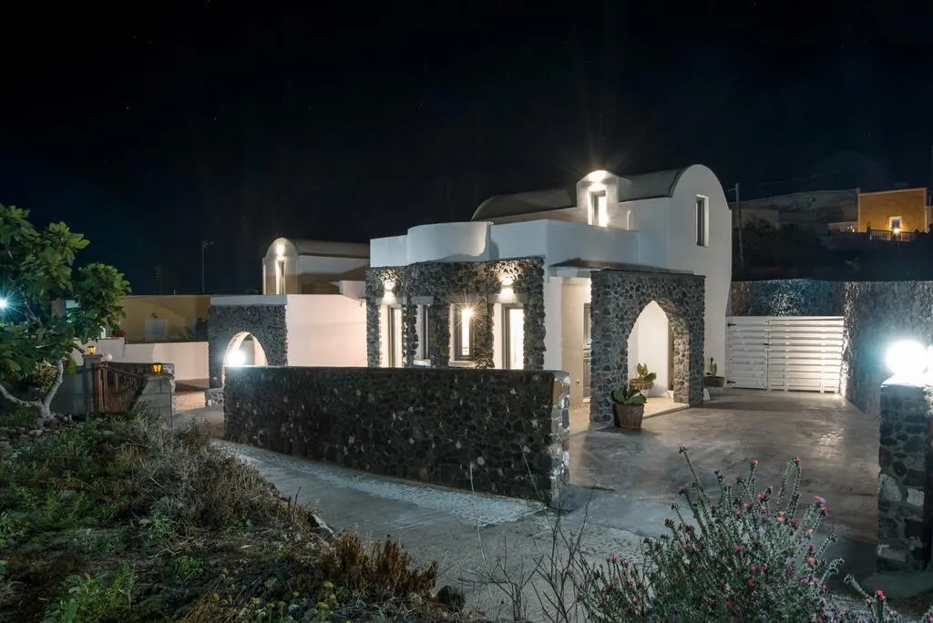 General view, Lagadi Suites, Santorini