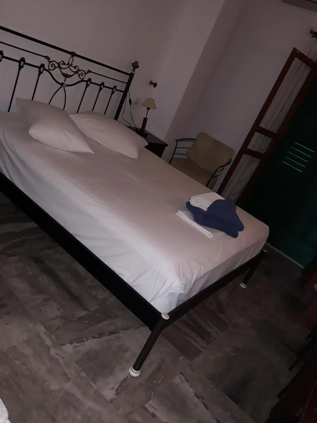 Room, Ifestia, Santorini