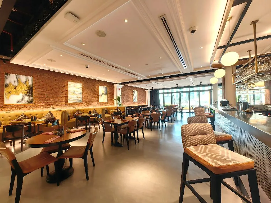 Restaurant, Millennium Airport Hotel Dubai, Dubai