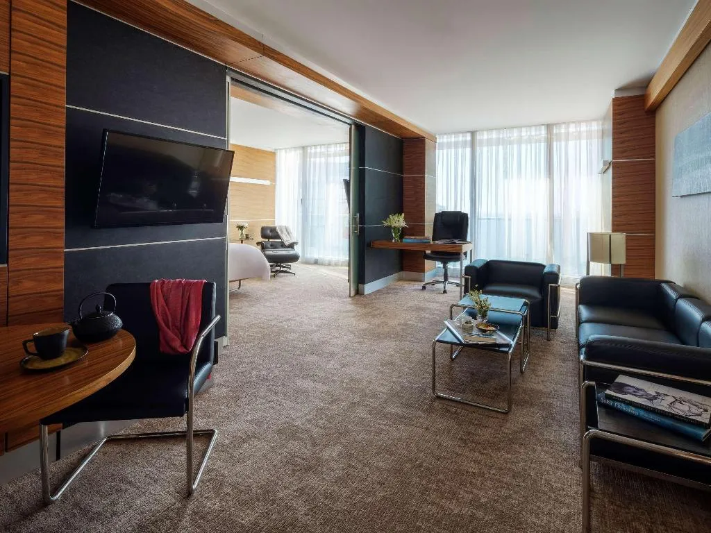 DOUBLE EXECUTIVE KING BED Room, Swissotel Buyuk Efes Izmir, Izmir