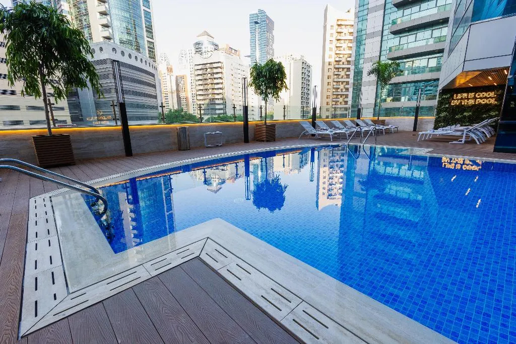 Pool, Golden Tulip Media Hotel, Dubai