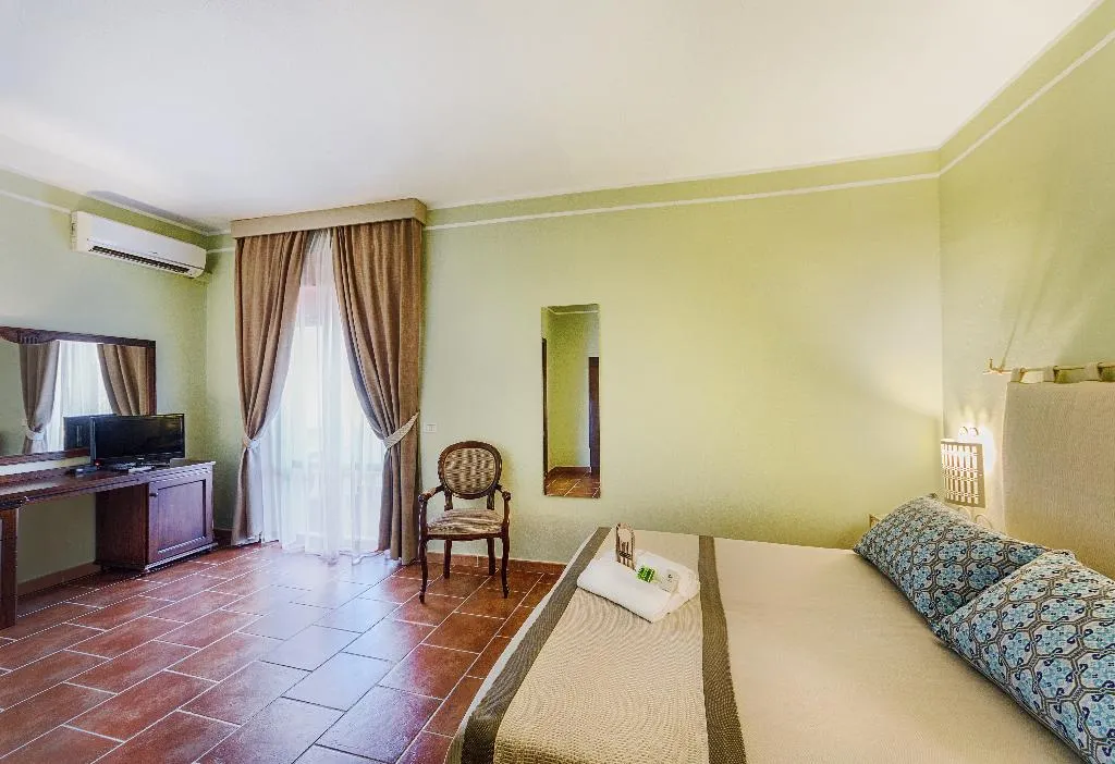 TRIPLE STANDARD Room, Colonna Palace Hotel Mediterrano, Olbia