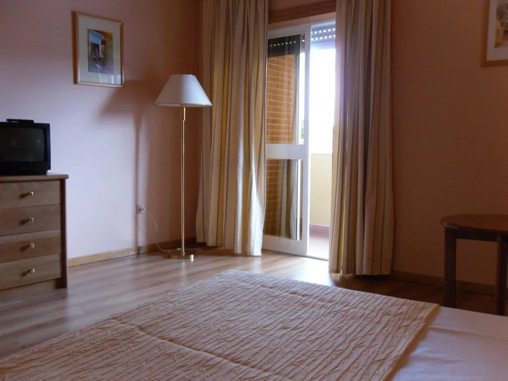 General view, Grande Hotel Dom Dinis, Porto