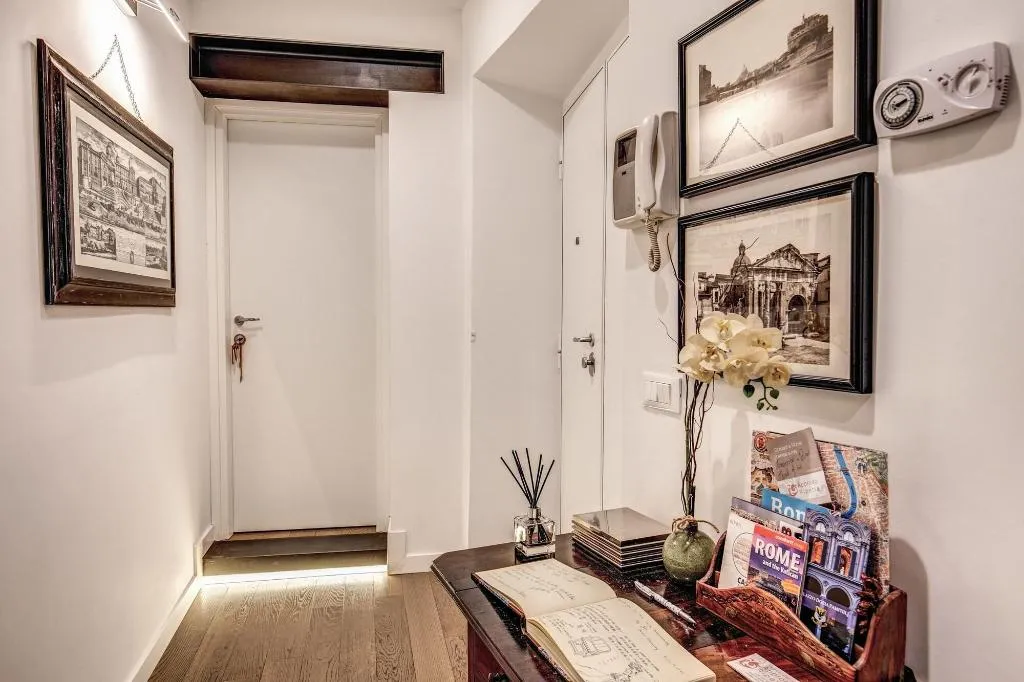 Lobby, Approdo Ripetta, Rome