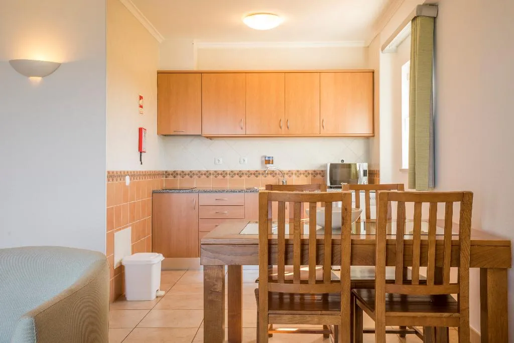 APARTMENT PARTIAL OCEAN VIEW ONE BEDROOM Room, Clube Porto Mós, Algarve