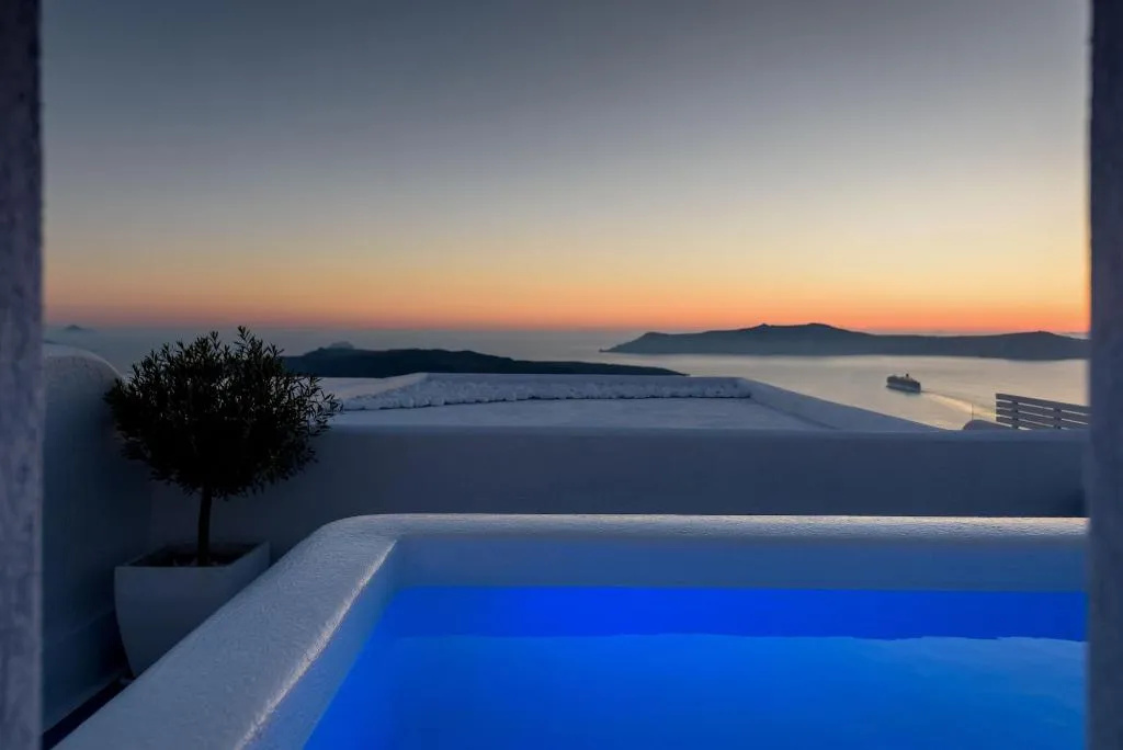 Room, Kamares Apartments, Santorini