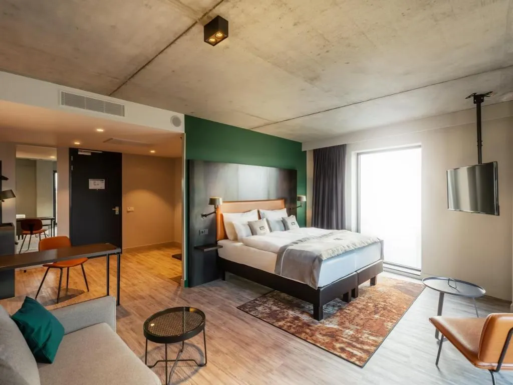 Double or Twin PREMIUM Room, Holiday Inn - the niu, Fender Amsterdam, Amsterdam