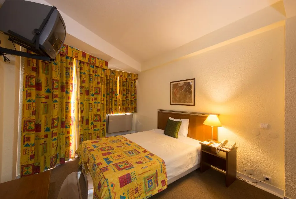SINGLE STANDARD Room, Holiday Inn Express Lisbon Principe Real, by IHG, Lisbon