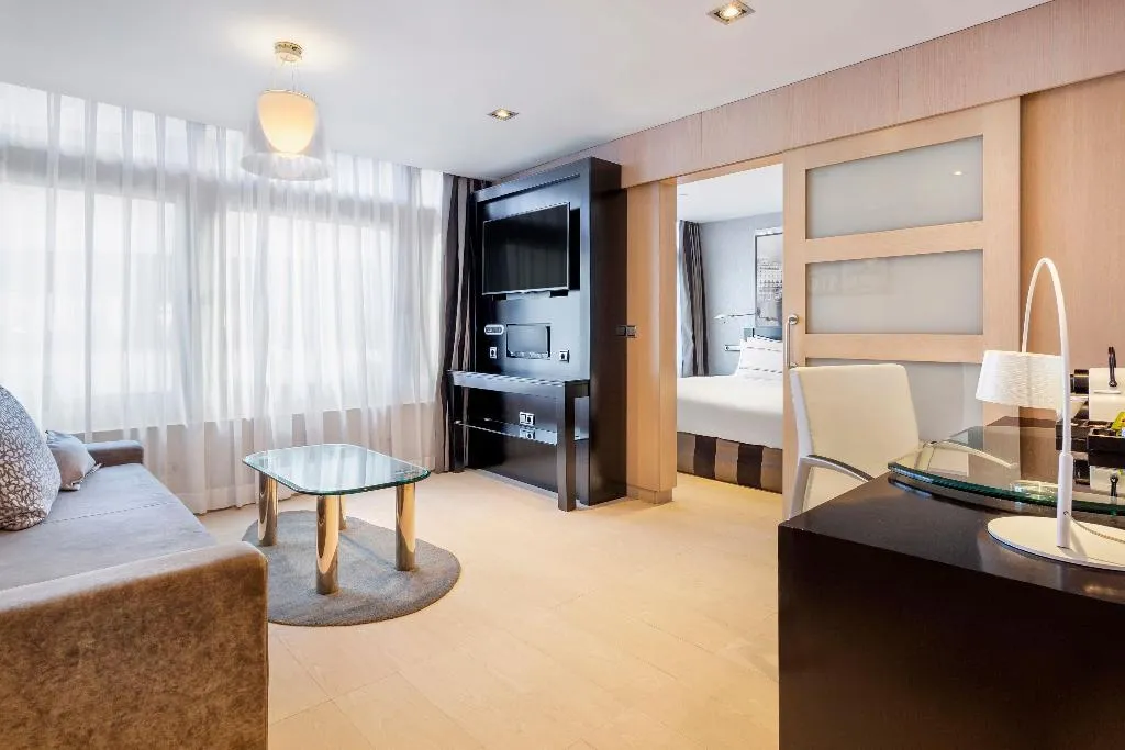 SUITE STANDARD Room, Melia Madrid Princesa, Madrid